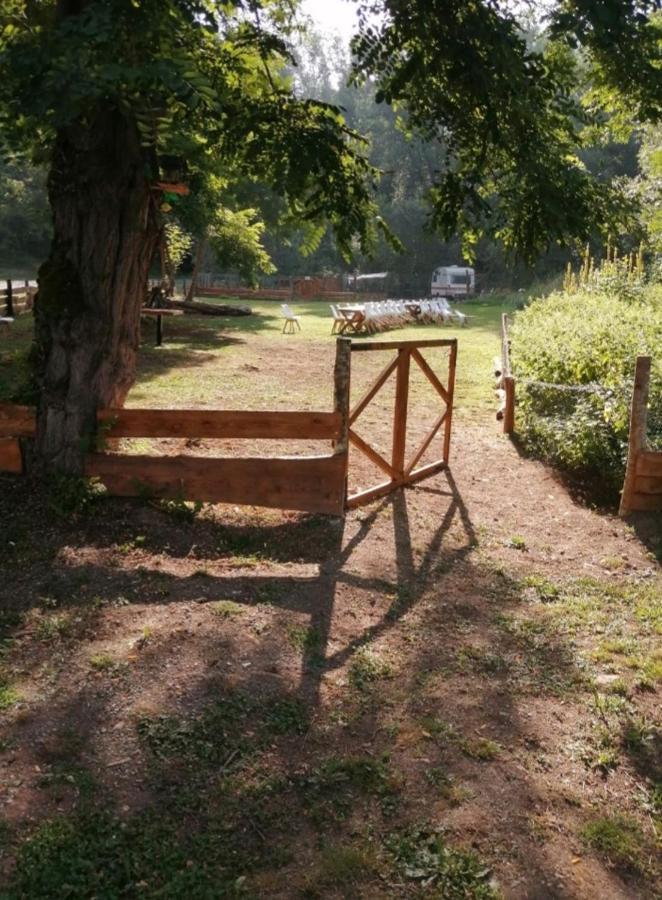 Les Roches Chambre D'Hotes Servant Exteriér fotografie